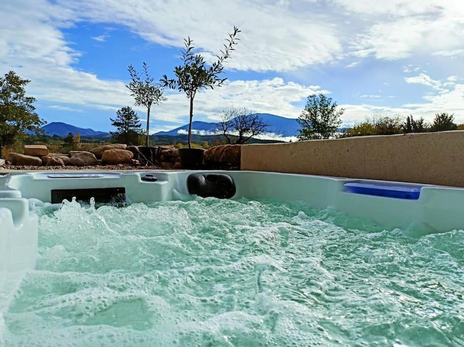 Gite De Charme Avec Jacuzzi Face Au Mont Ventoux Crestet Exterior foto