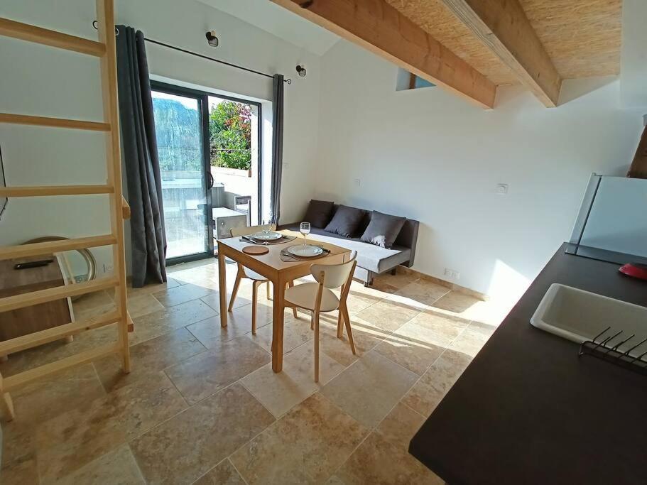 Gite De Charme Avec Jacuzzi Face Au Mont Ventoux Crestet Exterior foto